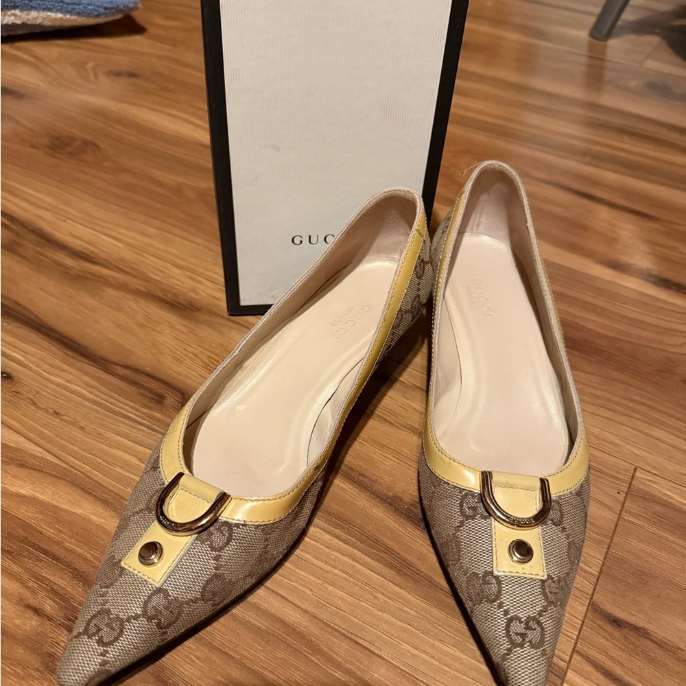 Gucci Brown and Yellow Heels with Elegant Design